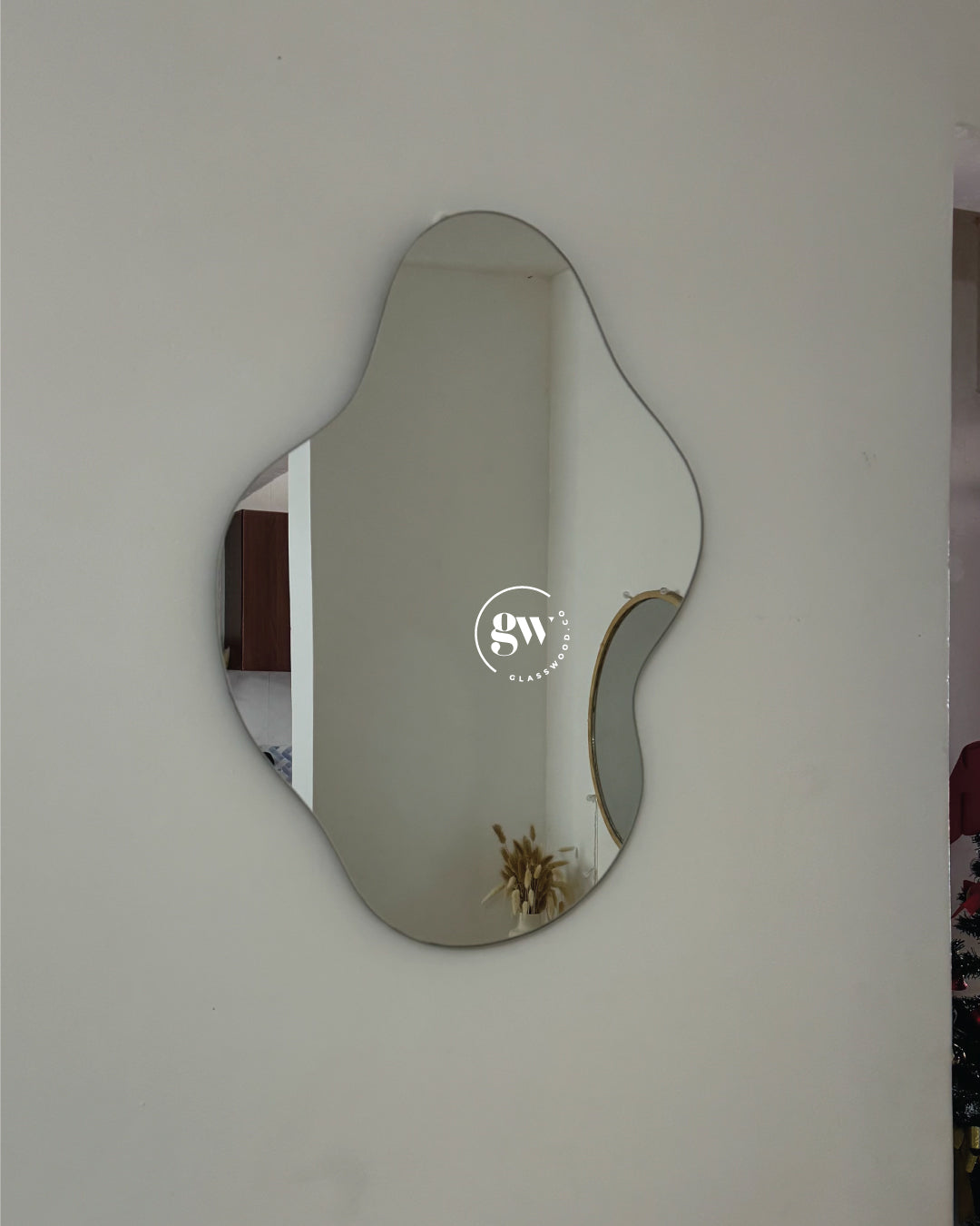 Refined Space-Enhancing Mirror